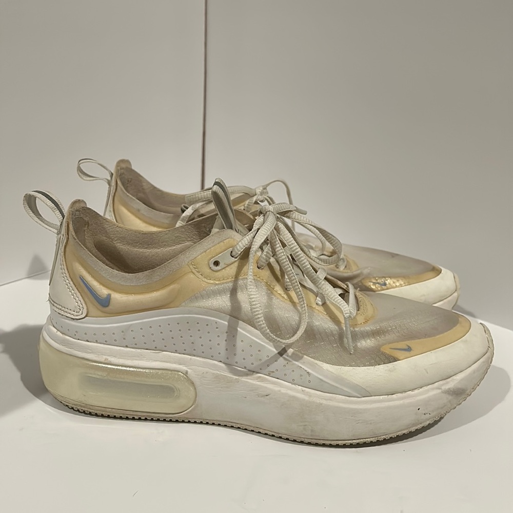 Nike Air Max Dia SE Summit White Women’s size 8